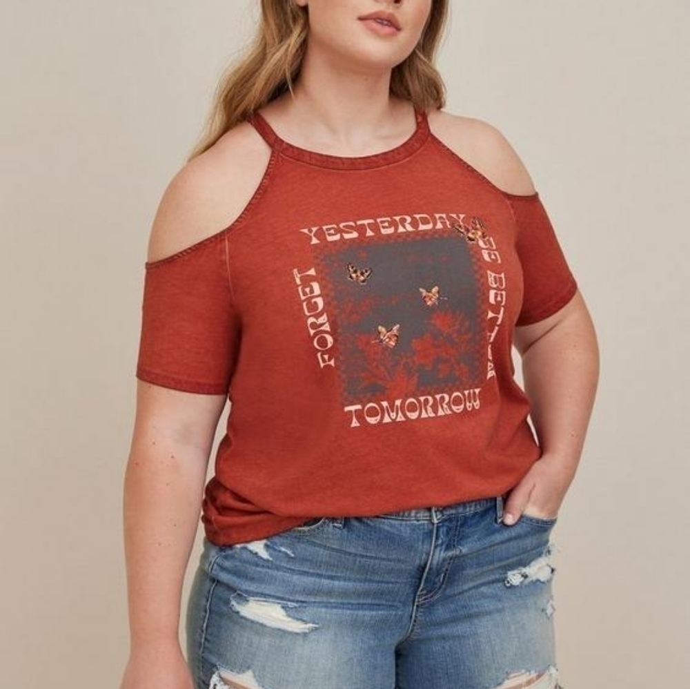 6X - Torrid | Graphic Classic Fit Cotton Cold Shoulder Top